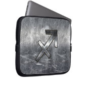 Sagittarius Zodiac in Grunge gestörter Stahl ausse Laptopschutzhülle (Vorne Rechts)