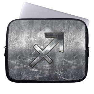 Sagittarius Zodiac in Grunge gestörter Stahl ausse Laptopschutzhülle