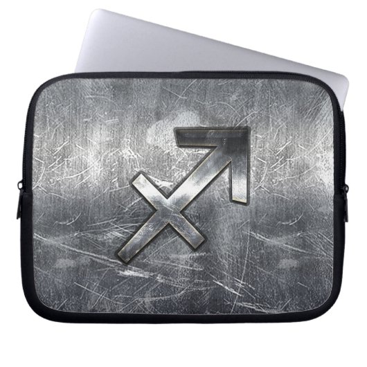 Sagittarius Zodiac in Grunge gestörter Stahl ausse Laptopschutzhülle (Vorderseite)