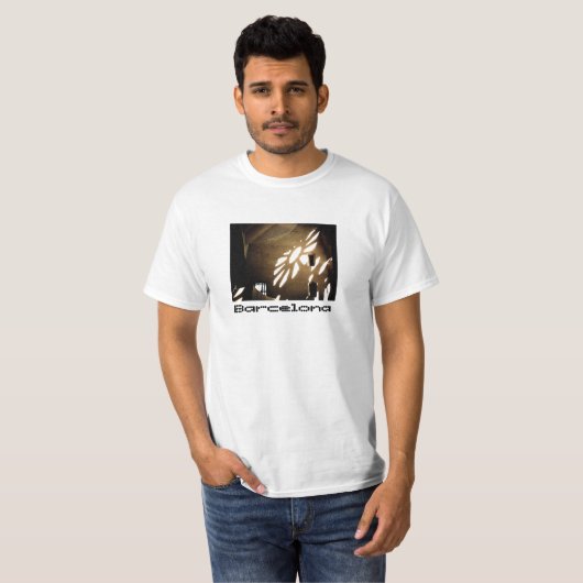 Sagrada Familia, Barcelona T-Shirt (Vorne ganz)