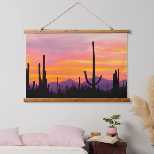 Saguaro Cactus Forest at Sunset Wandteppich Mit Holzrahmen (Schlafzimmer)