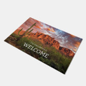 Saguaro Cactus Superstition Mountain Sonnenunterga Fußmatte (Schrägansicht)