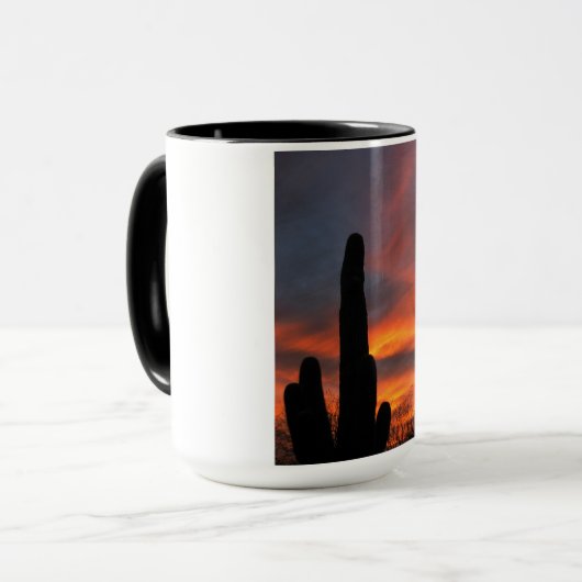 Sahuaro Kaktus mit einer genialen Arizona Sonnenun Tasse (Vorderseite Links)