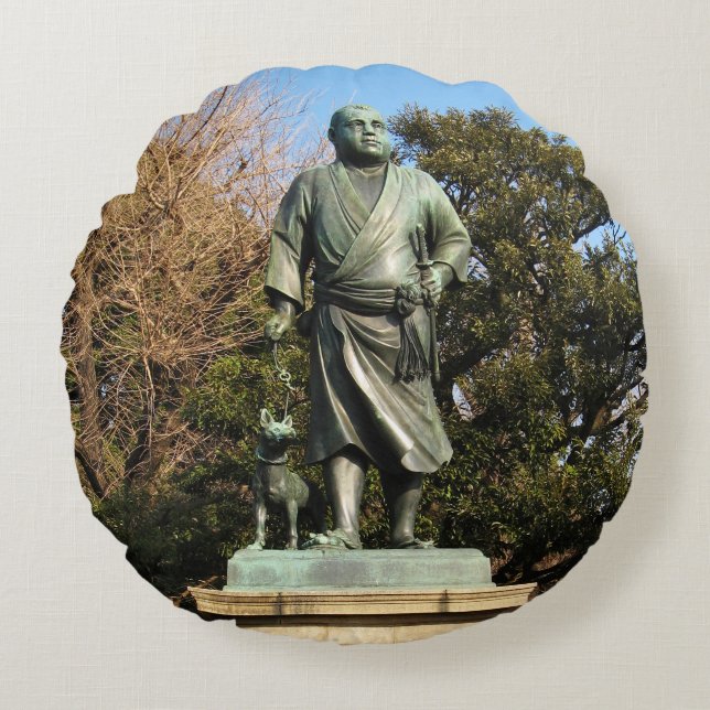 Saigo Takamori (The Last Samurai) & Hunde Statue Rundes Kissen (Vorderseite)