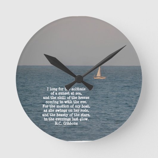 Sailboat at Sea-with Sailing quote Runde Wanduhr (Vorderseite)