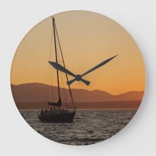Sailboat At Sunset On The Puget Sound Große Wanduhr
