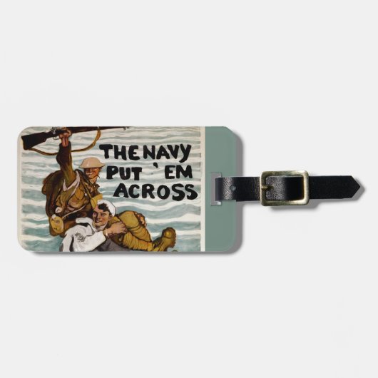 Sailor Wading, als er einen Soldaten auf Schulter Gepäckanhänger (Vorderseite horizontal)