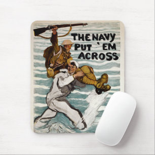 Sailor Wading, als er einen Soldaten auf Schulter  Mousepad