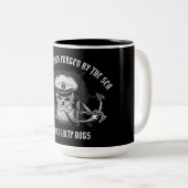 SAILOREN DER USS TRIPOLI (LPH-10) ZWEIFARBIGE TASSE (VorderseiteRechts)