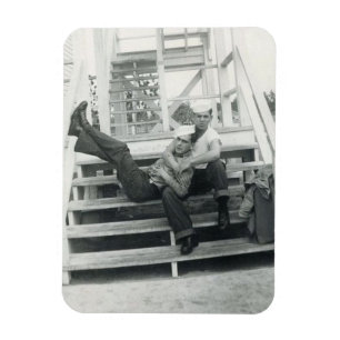 Sailors Embrace Magnet