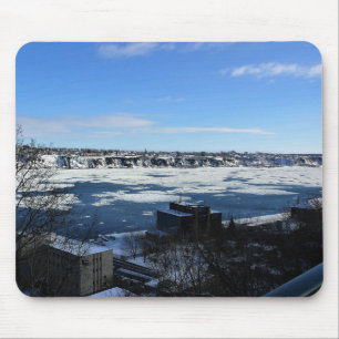 Saint Lawrence River im Winter, Quebec, Kanada Mousepad