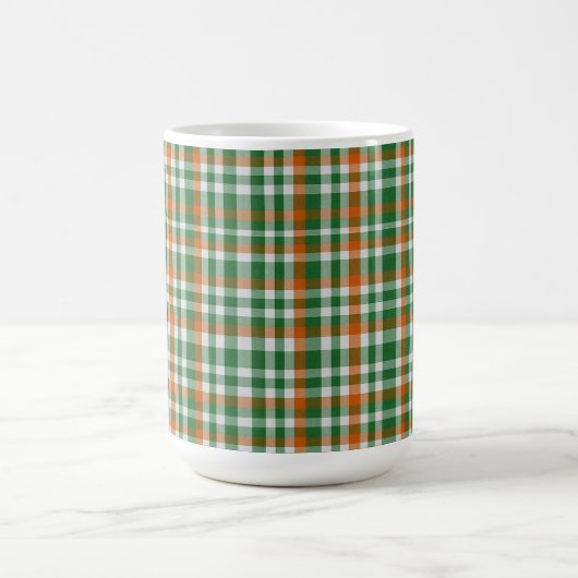 Saint Patrick's Day Irland Flaggenfarbener Gingham Kaffeetasse (Mittel)