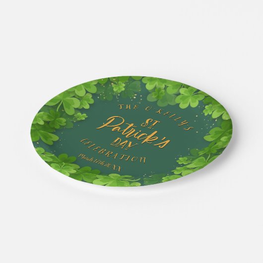 Saint Patrick's Day Kleeblatt Party Pappteller (Schrägansicht)