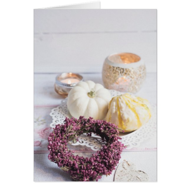 Saisonale rustikale Herbstkerze & Kürbiskulisse (Vorne)