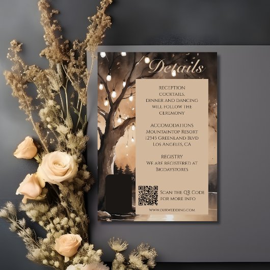 Saitenlichter auf einer romantischen Hochzeit mit Begleitkarte