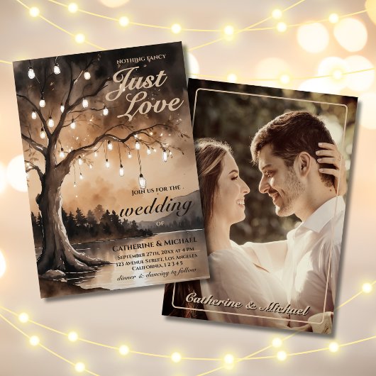 Saitenlichter auf einer romantischen Hochzeit mit Einladung