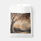 Saitenlichter auf einer romantischen Hochzeit mit  Geschenktütchen (Vorderseite)