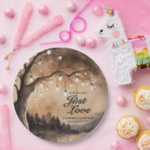 Saitenlichter auf einer romantischen Hochzeit mit  Pappteller (Party)