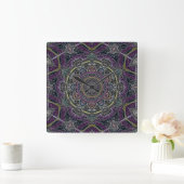 Sakrale Mandalasterne und lila und schwarze Spitze Quadratische Wanduhr (Zuhause)