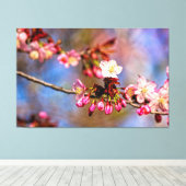 Sakura Blossom und Lila Buden an einem sonnigen Ta Leinwanddruck (Insitu (Holzboden))