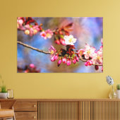 Sakura Blossom und Lila Buden an einem sonnigen Ta Leinwanddruck (Insitu (Wohnzimmer))