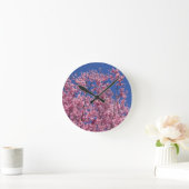 Sakura Cherry Blossoms Into The Blue Runde Wanduhr (Zuhause)