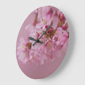 Sakura Cherry Blossoms Pale Pink Reflections Große Wanduhr (Winkel)
