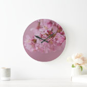 Sakura Cherry Blossoms Pale Pink Reflections Große Wanduhr (Zuhause)