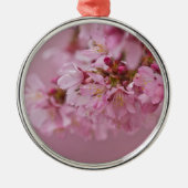 Sakura Kirschblüten Blassrosa Reflektionen Silbernes Ornament (Vorne)