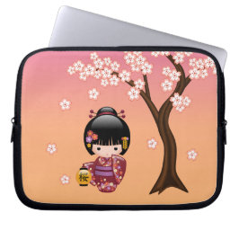 Sakura Kokeshi Doll - Geisha Girl on Peach Laptopschutzhülle