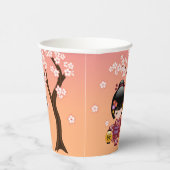 Sakura Kokeshi Doll - Geisha Girl on Peach Pappbecher (Rechts)