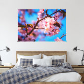 Sakura Tree in rosa Blüte Leinwanddruck (Insitu (Schlafzimmer))