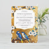 Sakura und Blaue Liebesvögel auf GOLD Wedding Einladung (Stehend Vorderseite)
