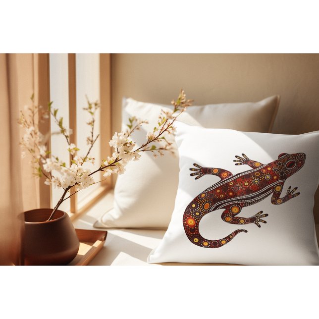 Salamander im einheimischen Stil in roten Farben Kissen (Von Creator hochgeladen)
