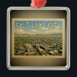Salami binden in der Burg Silbernes Ornament<br><div class="desc">Ein cooles Vintages Salt Lake City-Ornament mit landschaftlicher City-Skyline-Aussicht im Hintergrund.</div>