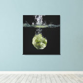 Salat im Wasser Leinwanddruck (Insitu (Holzboden))