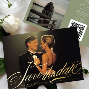 Salbei-Grün Elegante Gold-Kalligrafie QR-Code Foto Folieneinladung
