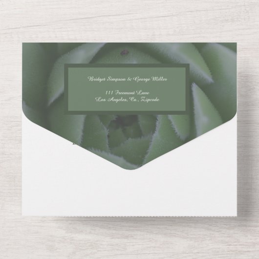 Salbei-grüne Monogramm-Hochzeit All In One Einladung (Rückseite)