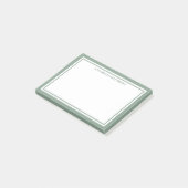 Salbeigrün minimalistisches Monogramm Post-it Klebezettel (angewinkelt)