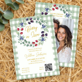 Salbeigrüne Berry in Love Gingham Brautparty Einladung