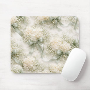 Salbeigrüne Hochzeitsbögen und Hortensienblüten Mousepad