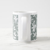 Salbeigrüner Waldhauch Moderne Botanik Jumbo-Tasse (Rückseite)