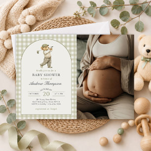 Salbeigrünes Gingham-Golf-Jungen-Baby-Shower-Foto Einladung