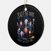 Salem 1692 fehlte eine Halloween-Hexe Keramik Ornament (Links)