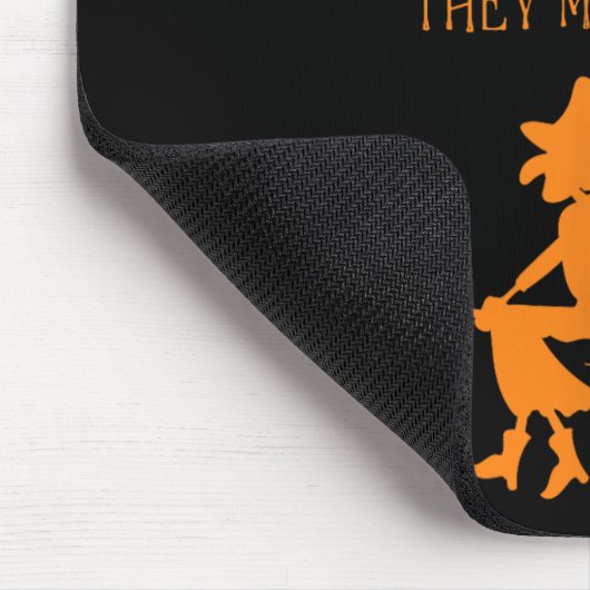 Salem 1692 verpassten sie ein Fun Halloween Hexe 2 Mousepad (Ecke)