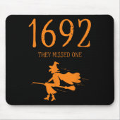 Salem 1692 verpassten sie ein Fun Halloween Hexe 2 Mousepad (Vorne)