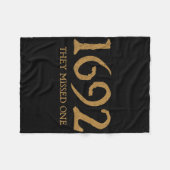 Salem 1692 verpassten sie ein Hexenkostüm Fleecedecke (Vorderseite (Horizontal))