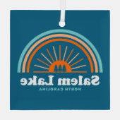 Salem Lake North Carolina Rainbow Ornament Aus Glas (Rückseite)