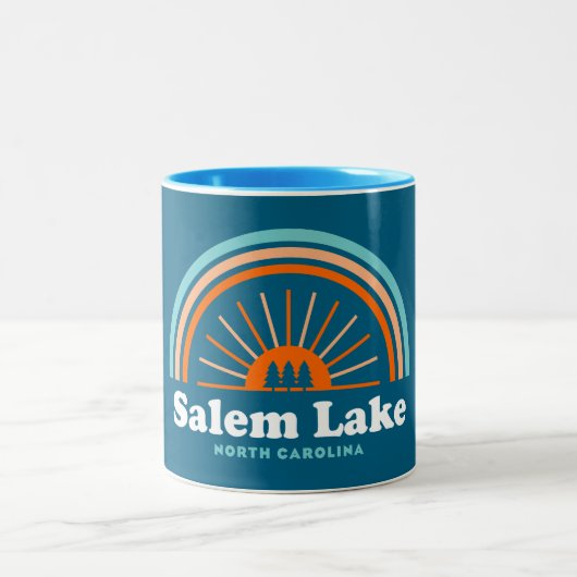 Salem Lake North Carolina Rainbow Zweifarbige Tasse (Mittel)