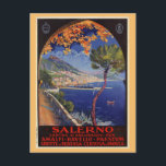 Salerno Italien Vintage Sommerreisen Postkarte<br><div class="desc">Neu retuschiert und restauriert aus einer originalen italienischen Reisewerbung.
Salerno ist eine Stadt und Gemeinde in Kampanien (Südwesten Italiens) und ist die Hauptstadt der gleichnamigen Provinz. Es liegt am Golf von Salerno am Tyrrhenischen Meer</div>
